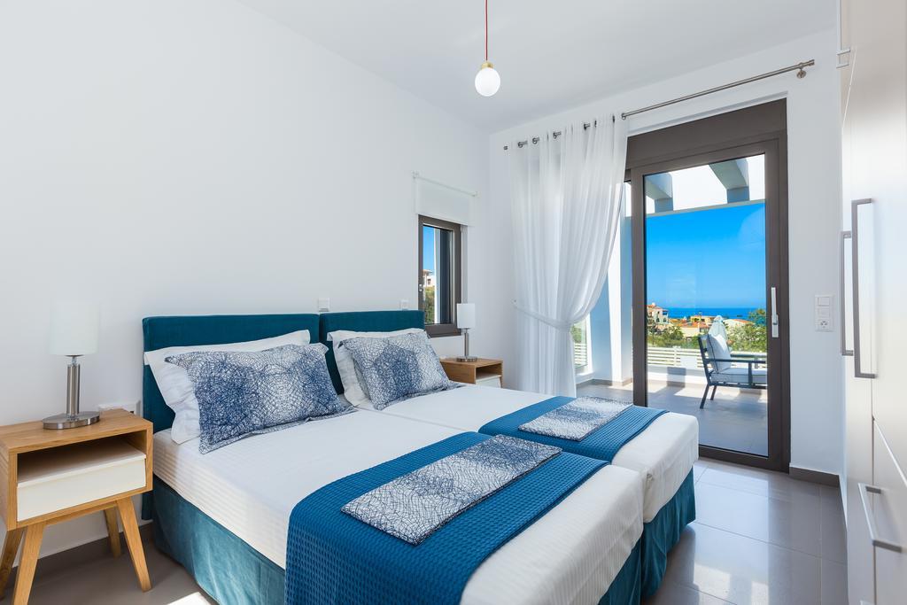 Eolia Iconic Villa, Walking Distance To The Beach, By Thinkvilla Panormos  ภายนอก รูปภาพ