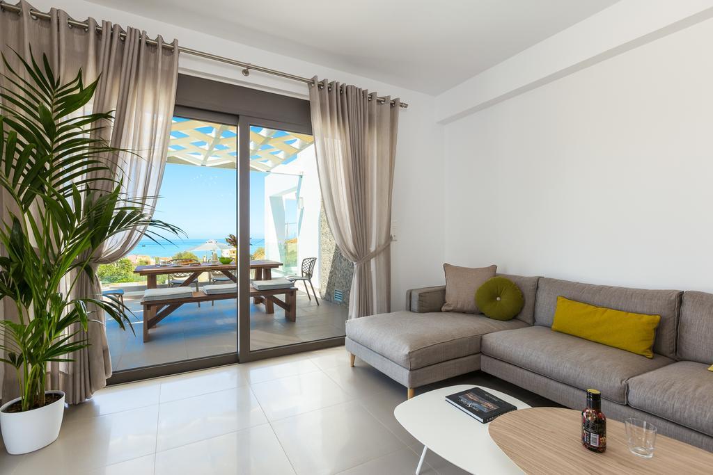 Eolia Iconic Villa, Walking Distance To The Beach, By Thinkvilla Panormos  ภายนอก รูปภาพ