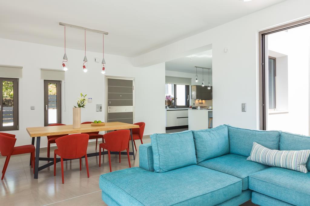 Eolia Iconic Villa, Walking Distance To The Beach, By Thinkvilla Panormos  ภายนอก รูปภาพ