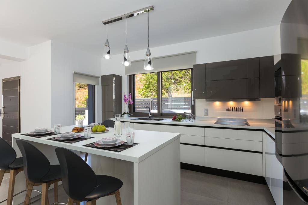 Eolia Iconic Villa, Walking Distance To The Beach, By Thinkvilla Panormos  ภายนอก รูปภาพ